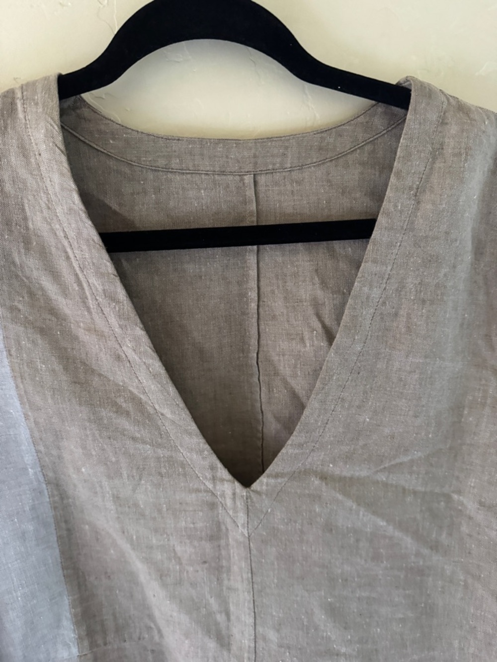 Neutral Colorblock Linen Tunic Top - Picture 3 of 5
